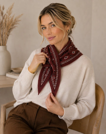 LINETA Thick Triangular Bandana