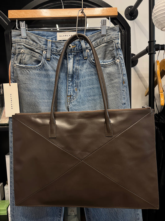 Brynd Zip Tote