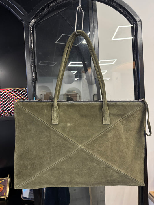 Brynd Zip Tote