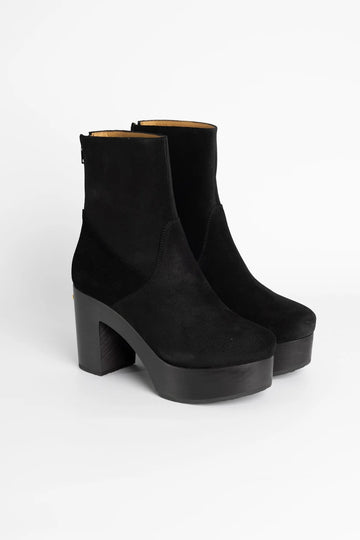 Yerk Velvet Boots