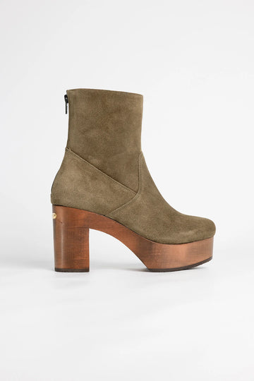 Yerk Velvet Boots