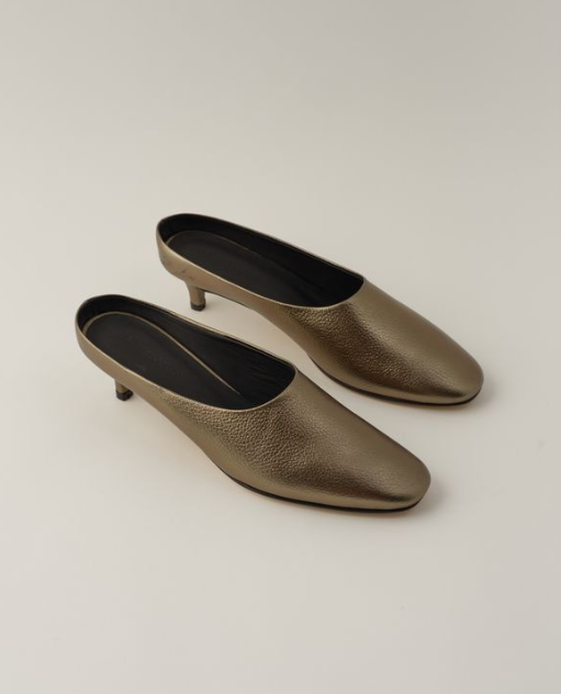 Oda Pebbled Leather Mule